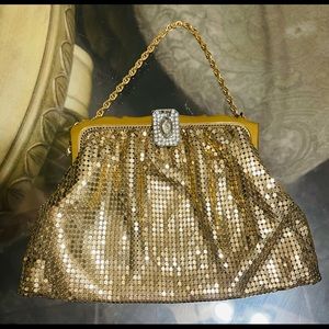 Vintage WHITING & DAVIS CO. Gold- tone Mesh Handbag.